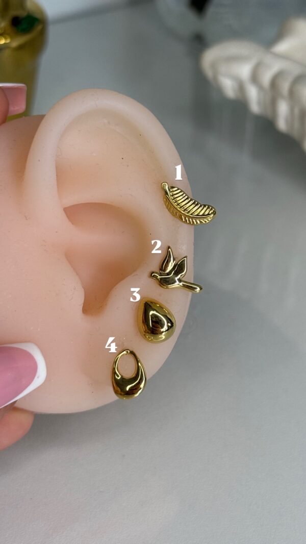 ⁦Mini boucle d’oreilles 🤍⁩ - الصورة ⁦2⁩