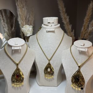 Collier مسكية