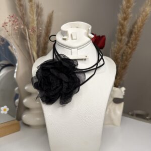 Collier ras de cou fleur