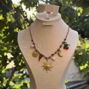 Collier fil a breloque
